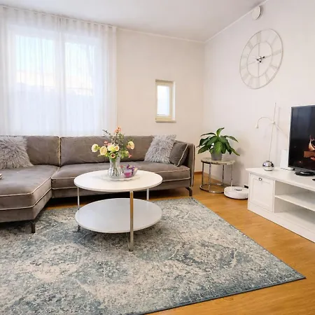 Center Bright דירה