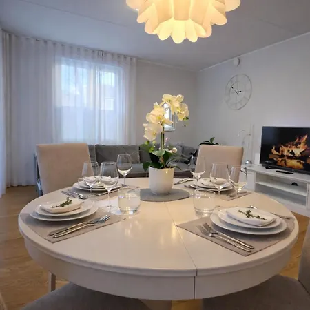 Center Bright טאלין